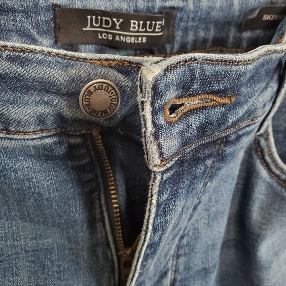Judy Blue 16W Jeans Denim Distressed Tummy Control Skinny Fit Stretch Mid Wash - Picture 9 of 12